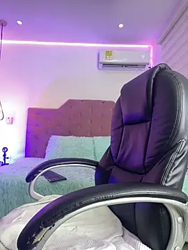 Velveet x online show from October 2025 12:27:01 PM