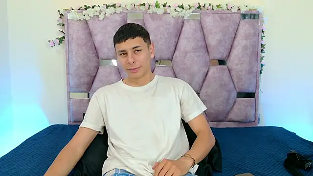 lana and liam  online show from March 2026 11:23:01 AM