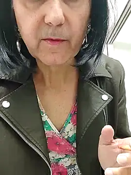 Emily de Carla online show from October 2025 04:31:02 PM