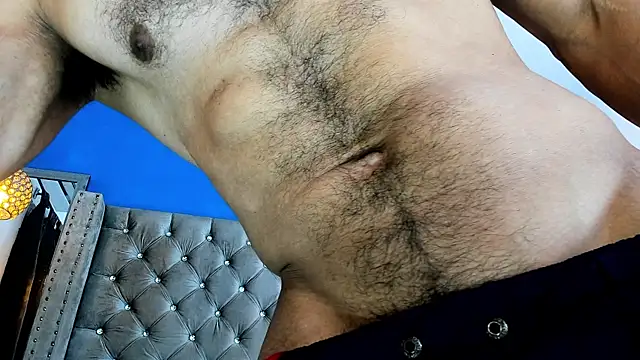 Snapshot of latinhotmuscle chatting on January 2026 01:31:02 AM latinhotmuscle online show from January 2026 01:31:02 AM