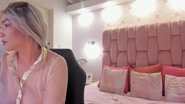 aishathornee online show from October 2025 09:23:02 PM