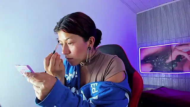 Raven Rouge  online show from January 2026 07:51:02 PM