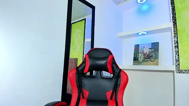 Raven Rouge  online show from February 2026 09:30:02 PM