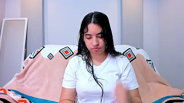 Nicol Chang online show from November 2025 08:18:01 PM