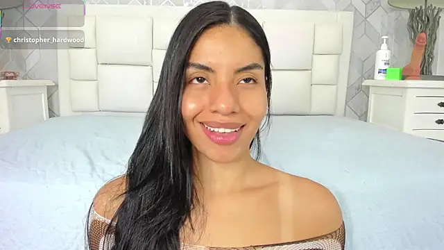 naia cox online show from November 2025 03:40:02 AM