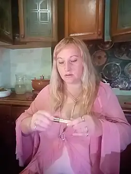 Snapshot of XHelenaX90 chatting on November 2025 08:25:02 PM XHelenaX90 online show from November 2025 08:25:02 PM