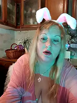 XHelenaX90 online show from April 2026 06:28:01 PM