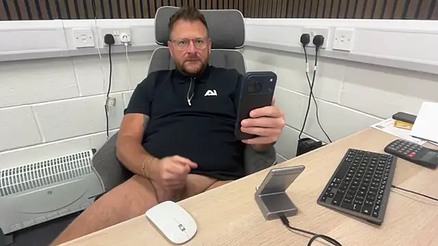 bilf1978 online show from June 2026 06:52:02 AM