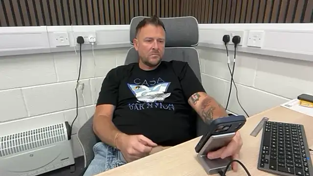 bilf1978 online show from June 2026 06:24:02 AM