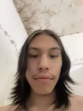 Snapshot of heytherepeoples717 chatting on October 2025 03:31:01 AM heytherepeoples717 online show from October 2025 03:31:01 AM