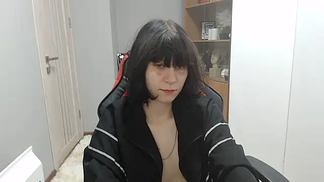 TinaQuiin online show from October 2025 08:04:01 AM