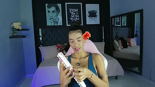 kitty collins  online show from November 2025 11:32:02 AM