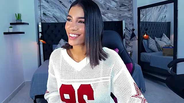 Snapshot of kitty_collins_ chatting on May 2026 12:12:01 PM kitty collins online show from May 2026 12:12:01 PM