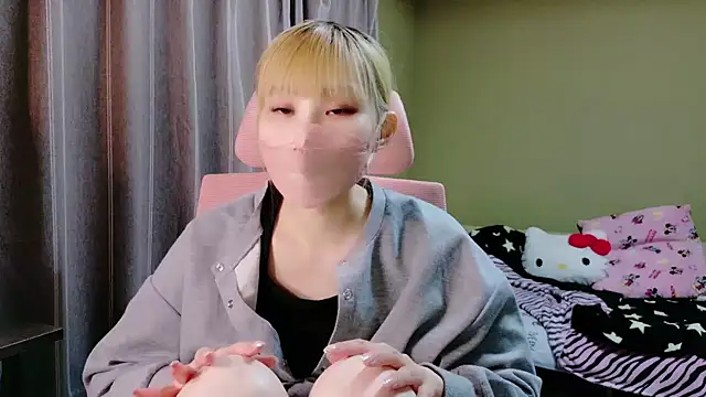 Snapshot of miyu0002 chatting on October 2025 03:13:01 PM miyu0002 online show from October 2025 03:13:01 PM