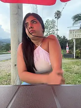 Isaa-Sweet online show from November 2025 10:31:02 PM