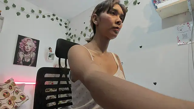 Snapshot of anastasia_tuya chatting on February 2026 01:59:01 PM anastasia tuya online show from February 2026 01:59:01 PM