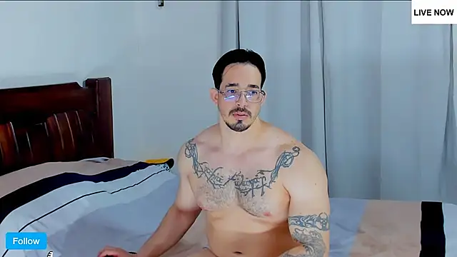 Snapshot of Hunter_Hoott chatting on July 2026 02:07:01 AM Hunter Hoott online show from July 2026 02:07:01 AM