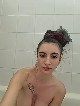 Snapshot of Michou02xXx chatting on May 2026 11:20:01 AM Michou02xXx online show from May 2026 11:20:01 AM