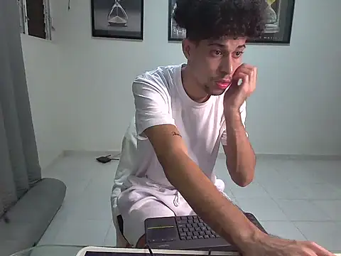 Dollarhot30 online show from January 2026 04:51:01 AM