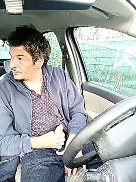 twitshe online show from November 2025 02:29:01 PM