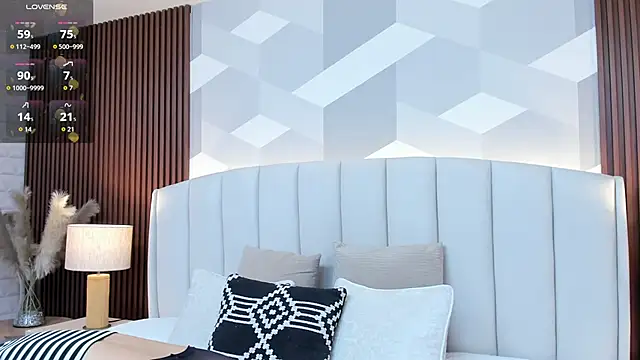 Mommy Naughty online show from October 2025 11:28:01 AM