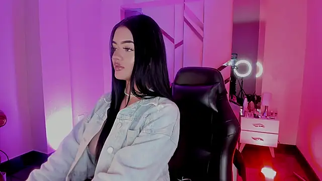 EmmaStonns online show from October 2025 01:45:02 PM