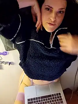 Snapshot of BelleFelicitas chatting on April 2026 10:09:02 AM BelleFelicitas online show from April 2026 10:09:02 AM