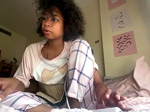 luvrgrllani online show from November 2025 08:14:01 PM