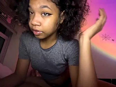 luvrgrllani online show from November 2025 07:44:01 AM