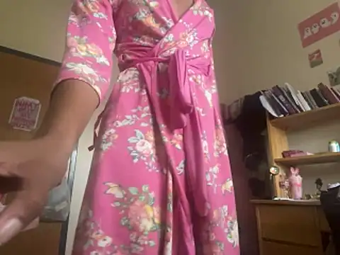 luvrgrllani online show from December 2025 02:25:02 PM