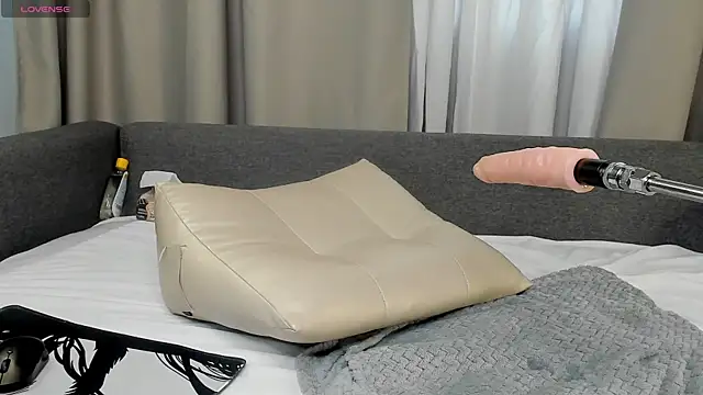 Snapshot of YourloveKetrin chatting on March 2026 08:26:33 AM YourloveKetrin online show from March 2026 08:26:33 AM