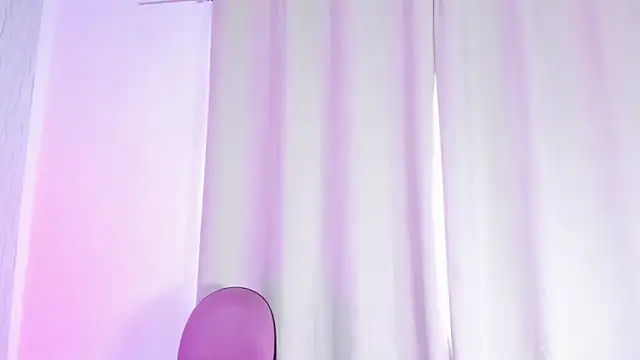 Victoria Guzman online show from September 2025 04:23:02 PM