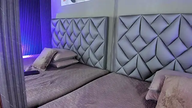 Kitty Dollyy online show from November 2025 08:51:01 PM