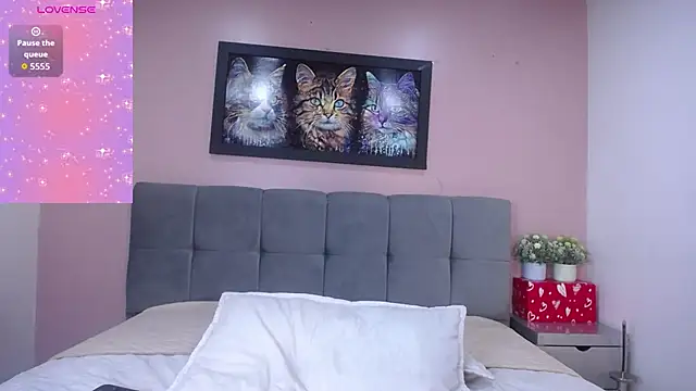 Snapshot of tiiny_emilly chatting on December 2025 07:43:02 PM tiiny emilly online show from December 2025 07:43:02 PM