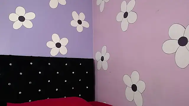 Snapshot of tiiny_emilly chatting on February 2026 08:42:02 PM tiiny emilly online show from February 2026 08:42:02 PM