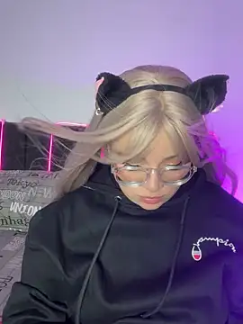 Annie Grosse online show from September 2025 08:55:02 PM