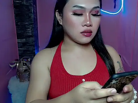 pretty lassy online show from November 2025 02:06:01 PM