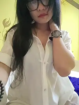 YayeeShow online show from November 2025 10:40:01 PM