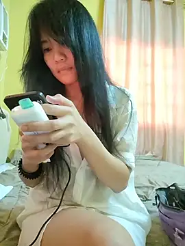 YayeeShow online show from November 2025 01:33:02 PM