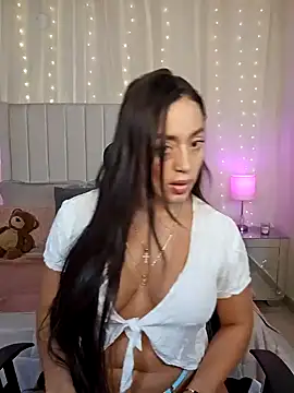 AriadnaTaylor online show from April 2026 06:43:02 PM