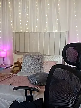 AriadnaTaylor online show from August 2026 08:34:01 PM