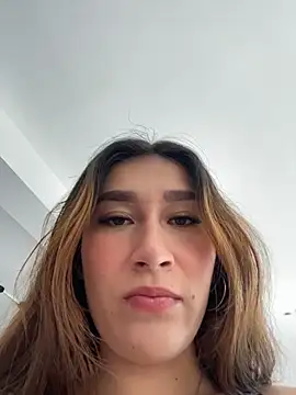 Isa Villamarin online show from October 2025 03:20:01 PM