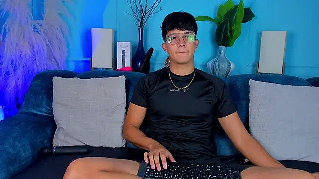 Leo Savage  online show from January 2026 04:03:01 AM