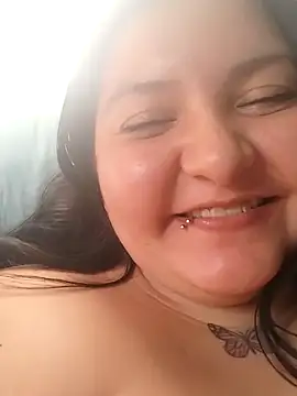 Snapshot of SoffiiCurvy chatting on September 2025 01:00:01 PM SoffiiCurvy online show from September 2025 01:00:01 PM