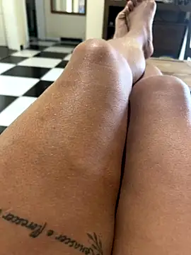 ju muniz01 online show from November 2025 01:28:02 PM