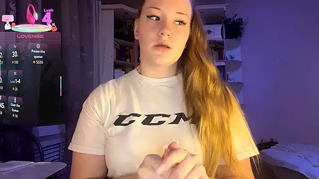 PandaFluff online show from September 2025 06:11:02 PM