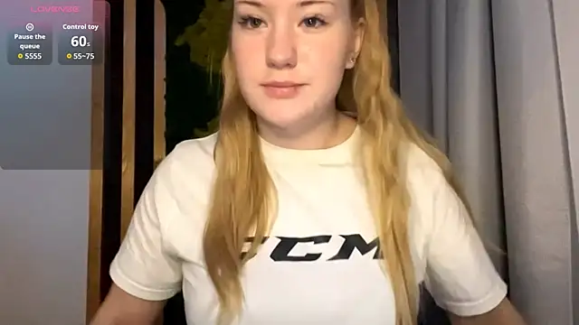 PandaFluff online show from October 2025 04:20:02 PM