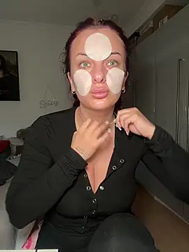 Snapshot of OliviaaFischer chatting on February 2026 02:46:01 PM OliviaaFischer online show from February 2026 02:46:01 PM