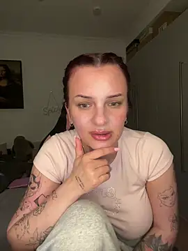 Snapshot of OliviaaFischer chatting on February 2026 10:50:02 PM OliviaaFischer online show from February 2026 10:50:02 PM