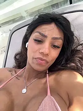 Sarajames online show from November 2025 06:21:02 PM